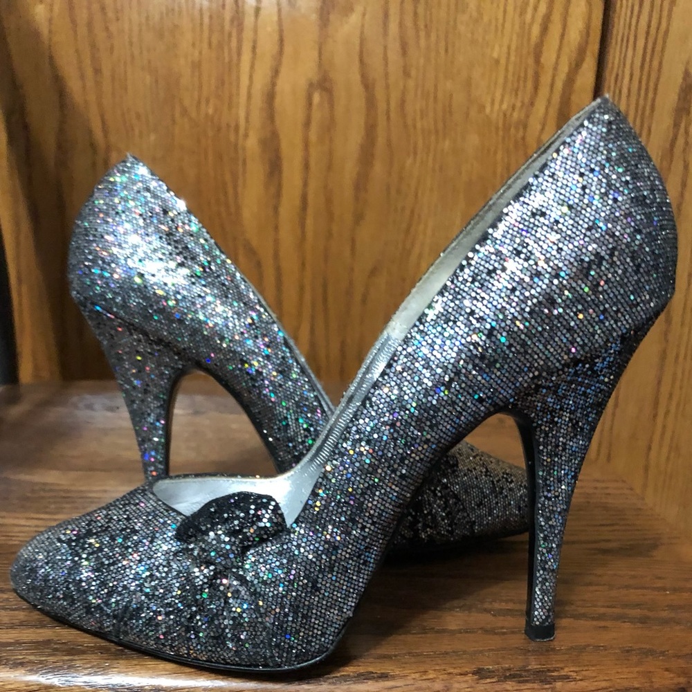 Vintage Silver Glitter Pumps